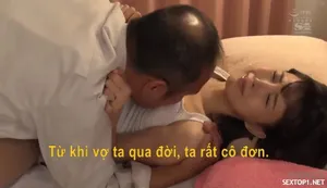 Có anh nào muốn tắm chung với em không