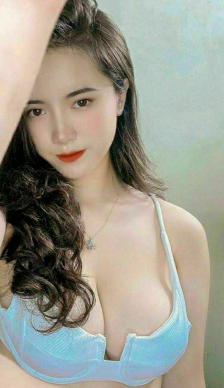 Hẹn hò ở khách sạn với cô sinh viên ngực khủng